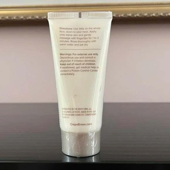 NWT Body Firm Crèpe Erase Advanced Refining Facial Scrub with TruFirm - Picture 2 of 4